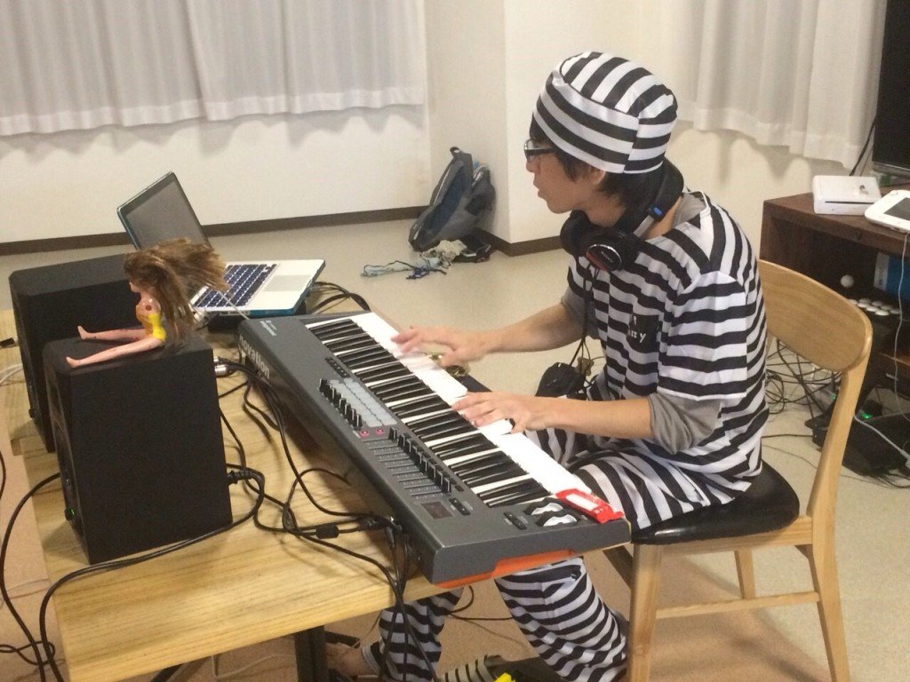 0104b0cc6588ac0104328f2a9344c341d2413c04b7