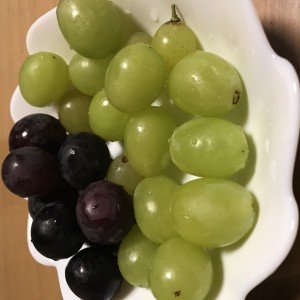ピオーネとシャインマスカット