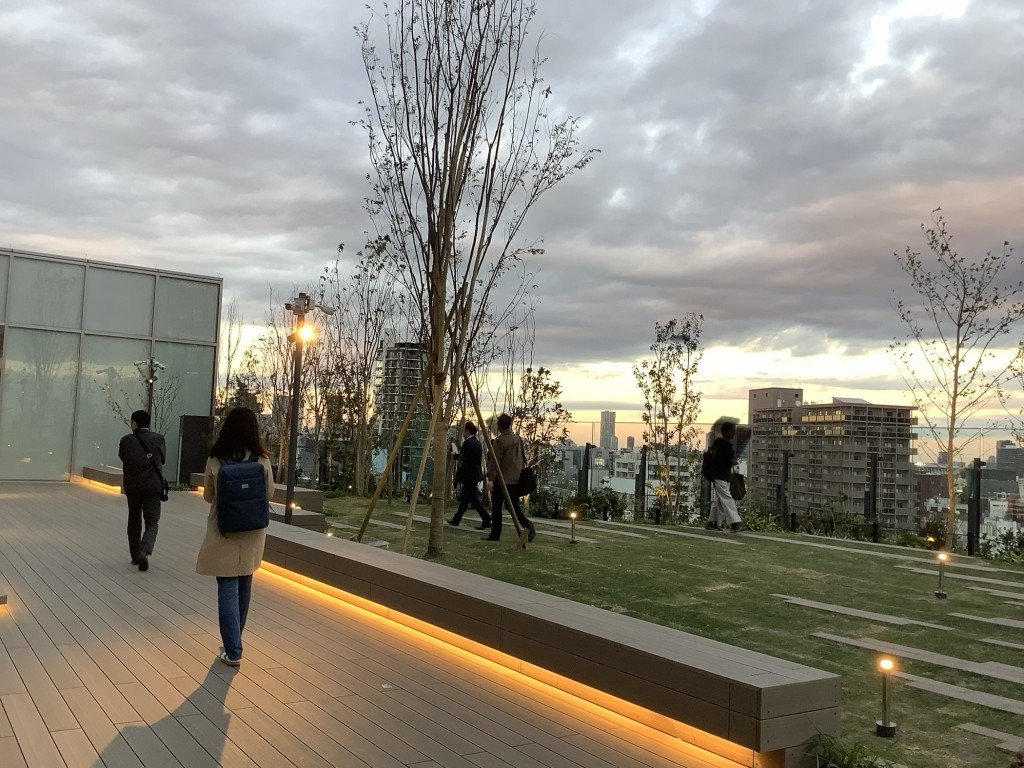 5E32328D-5D8F-4AA1-8C3C-90A9E50E1D6F