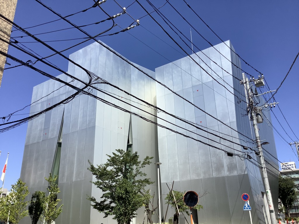 8E775351-707A-4DB5-AC8E-88084105FD39