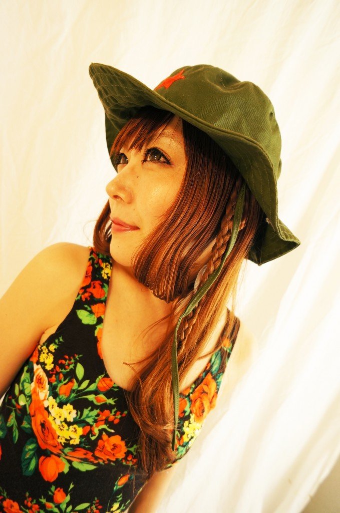 お花タンクトップとまこ