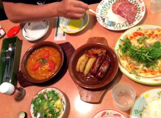 11924686_10207245313748450_812350276_n-002