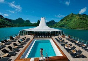 Paul_Gauguin_cruise_ship_2