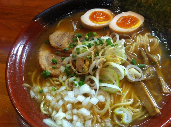 こちらはらぁ麺のグレードアップ版、特選らぁ麺900円です